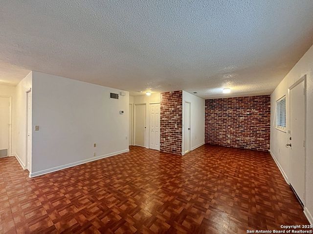 117 Meadow Way, Converse, TX 78109