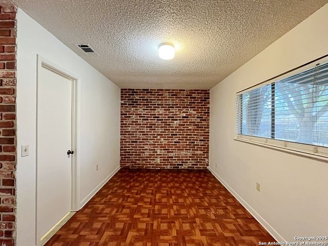 117 Meadow Way, Converse, TX 78109