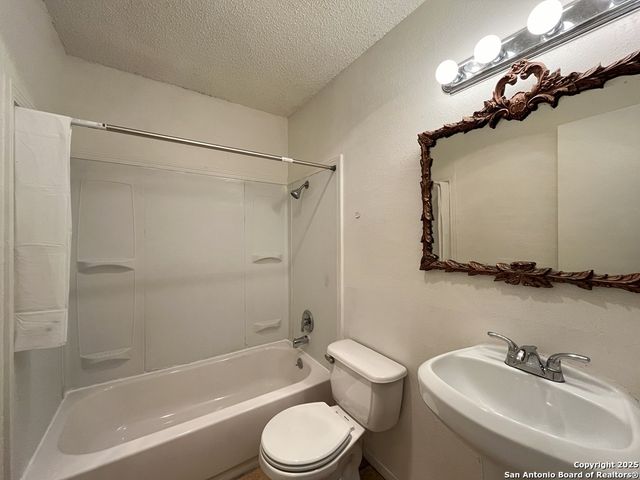 117 Meadow Way, Converse, TX 78109