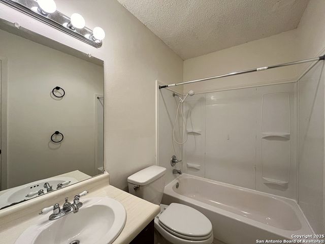 117 Meadow Way, Converse, TX 78109