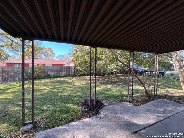 117 Meadow Way, Converse, TX 78109