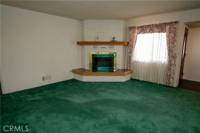 20783 Shawnee Road, Apple Valley, CA 92308