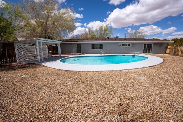 20783 Shawnee Road, Apple Valley, CA 92308