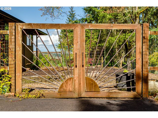 29433 HODSDONSDALE Ln, Eugene, OR 97402