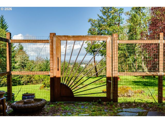 29433 HODSDONSDALE Ln, Eugene, OR 97402