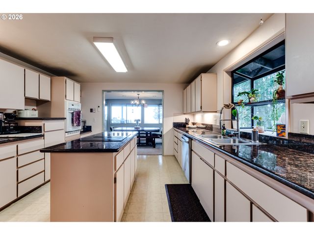 29433 HODSDONSDALE Ln, Eugene, OR 97402