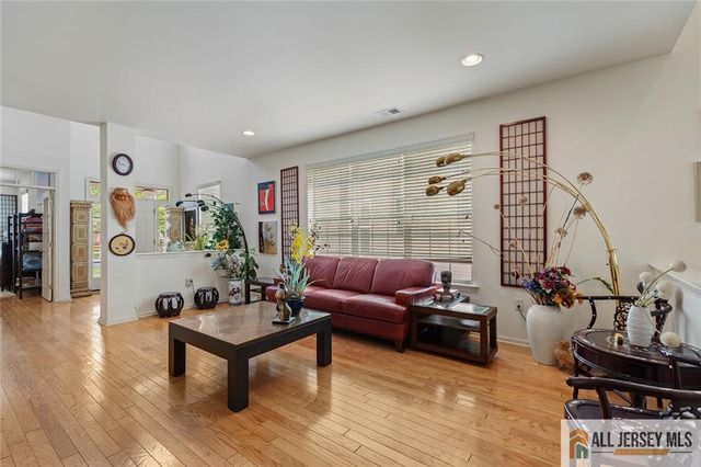 95 Crescent Way 95, Monroe, NJ 08831