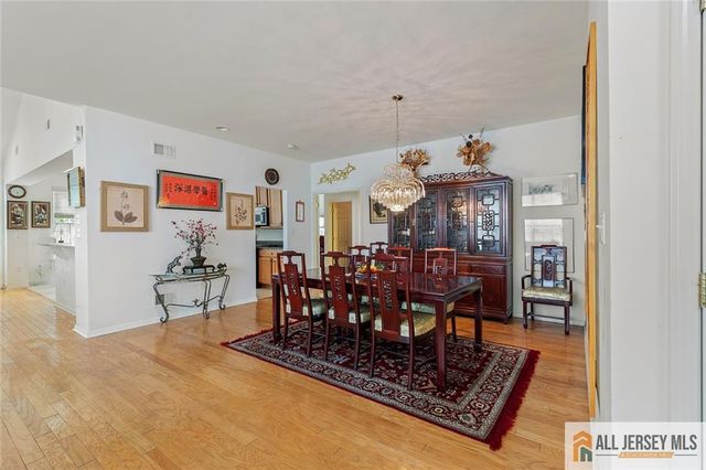 95 Crescent Way 95, Monroe, NJ 08831