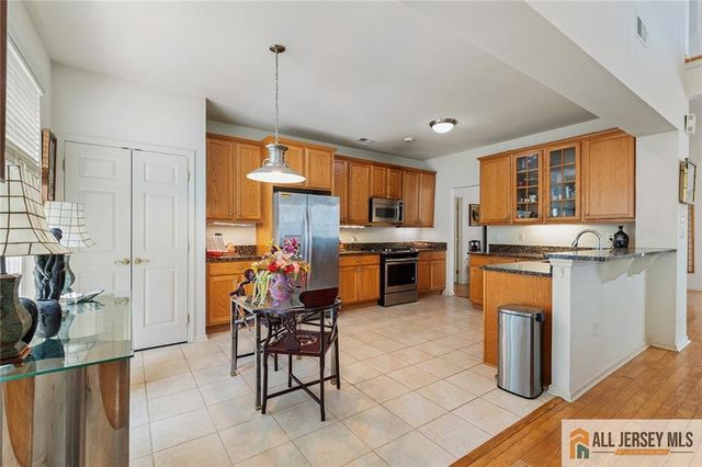 95 Crescent Way 95, Monroe, NJ 08831