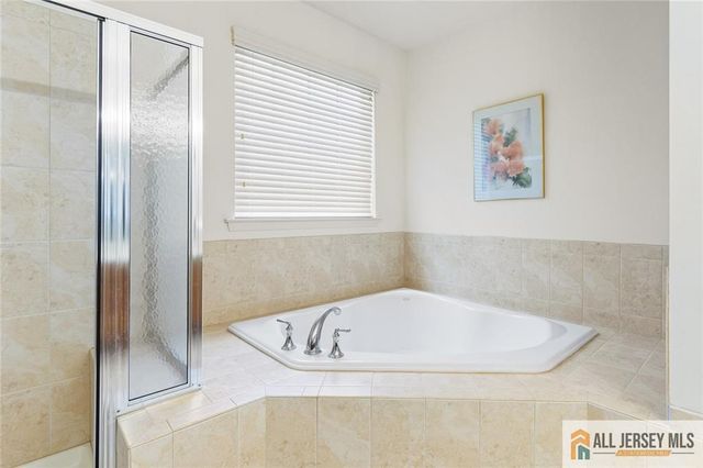 95 Crescent Way 95, Monroe, NJ 08831