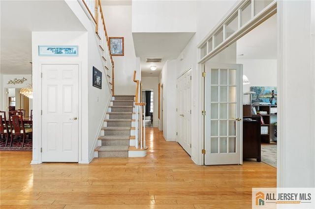 95 Crescent Way 95, Monroe, NJ 08831