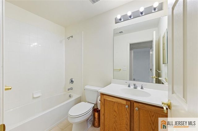 95 Crescent Way 95, Monroe, NJ 08831
