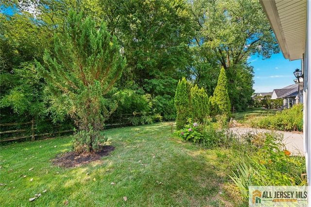 95 Crescent Way 95, Monroe, NJ 08831