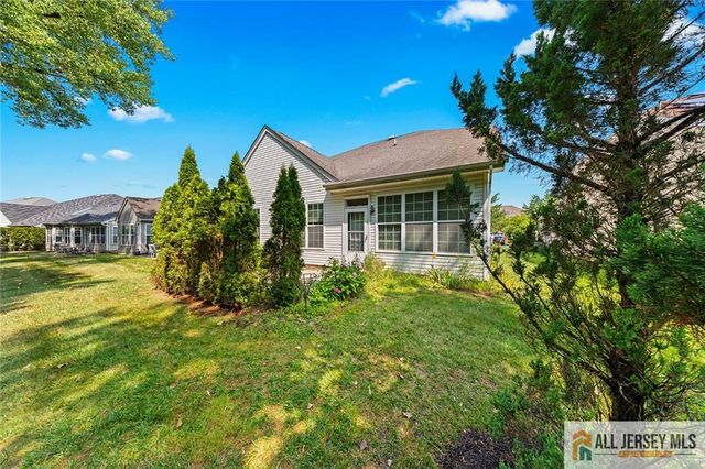 95 Crescent Way 95, Monroe, NJ 08831