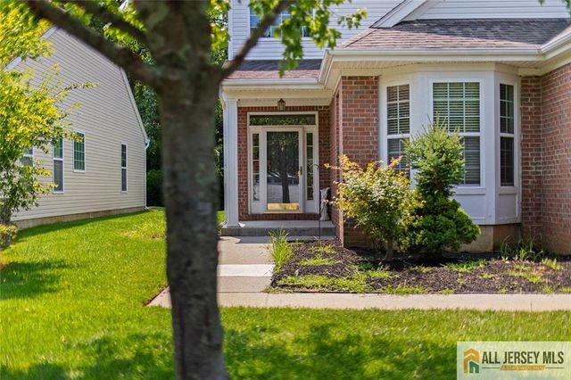 95 Crescent Way 95, Monroe, NJ 08831