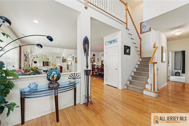 95 Crescent Way 95, Monroe, NJ 08831