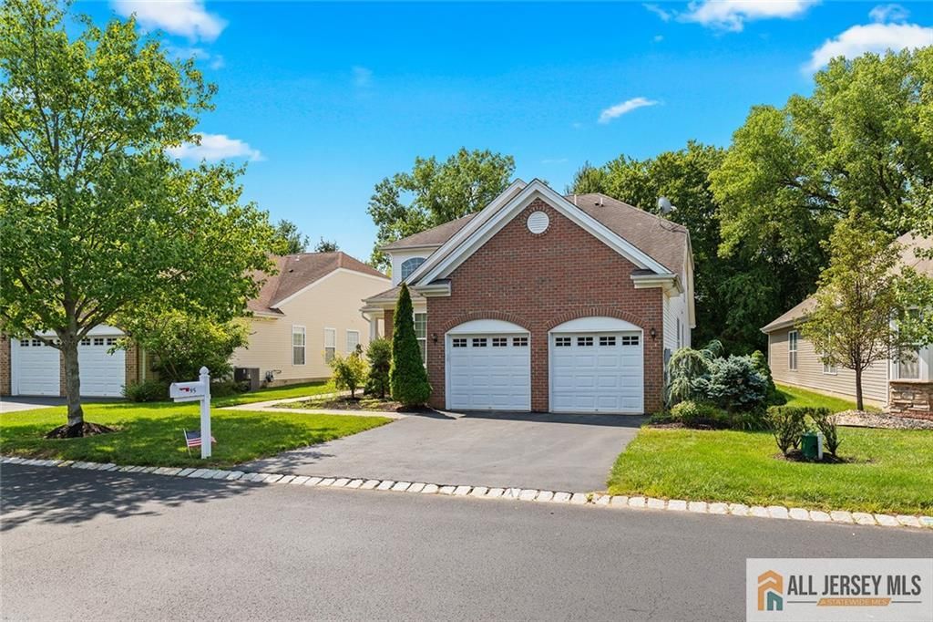 95 Crescent Way 95, Monroe, NJ 08831