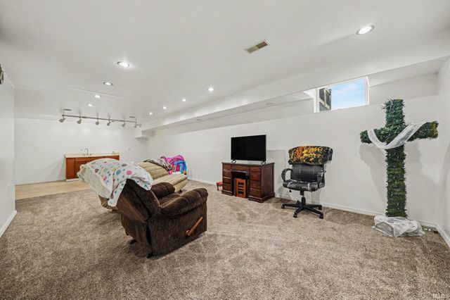 18400 County Road 42, Goshen, IN 46526