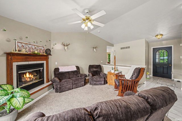 18400 County Road 42, Goshen, IN 46526