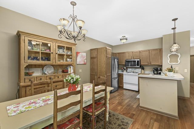 9258 W Kelly PLACE, Hales Corners, WI 53130
