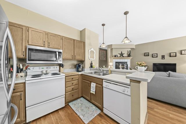 9258 W Kelly PLACE, Hales Corners, WI 53130
