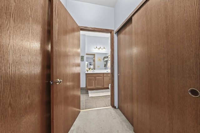9258 W Kelly PLACE, Hales Corners, WI 53130