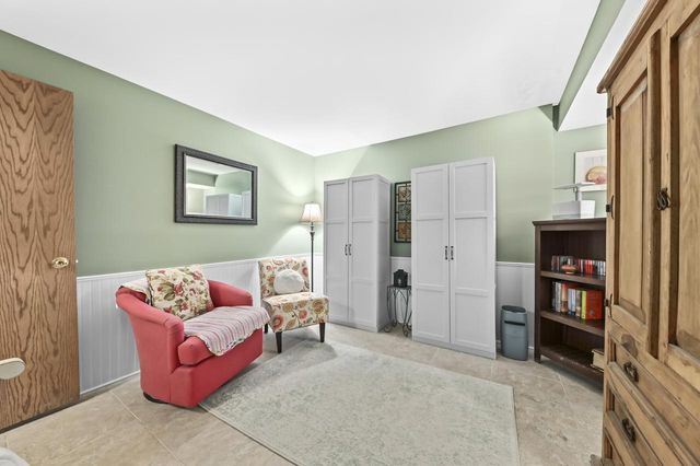 9258 W Kelly PLACE, Hales Corners, WI 53130