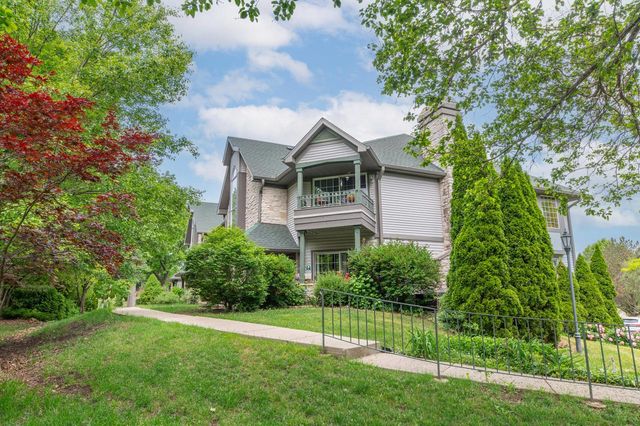 9258 W Kelly PLACE, Hales Corners, WI 53130