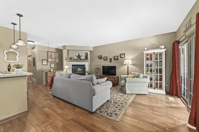 9258 W Kelly PLACE, Hales Corners, WI 53130