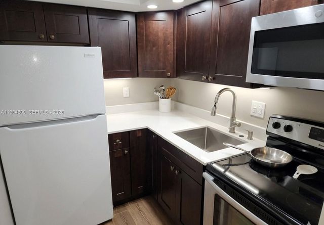 1731 SE 15th St 406, Fort Lauderdale, FL 33316