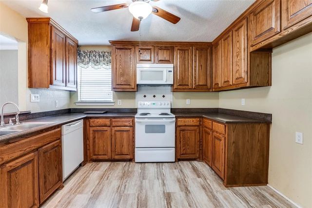 1003 Ovilla Road, Red Oak, TX 75125