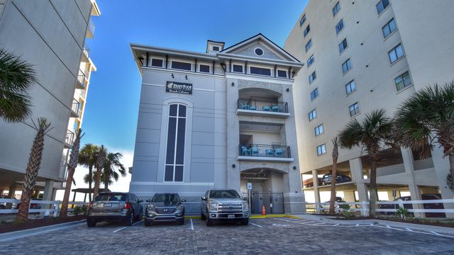2406 Kings Bay Dr, North Myrtle Beach, SC 29582