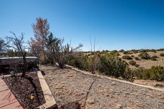 197 Sunrise Road, Santa Fe, NM 87507