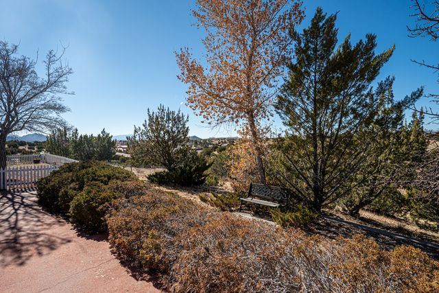 197 Sunrise Road, Santa Fe, NM 87507