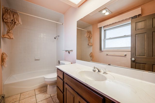 197 Sunrise Road, Santa Fe, NM 87507