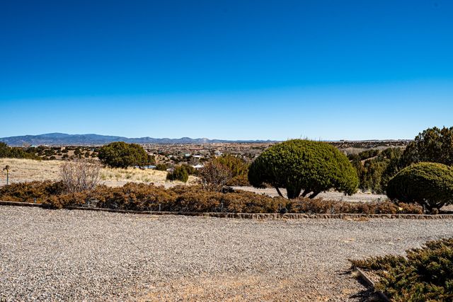 197 Sunrise Road, Santa Fe, NM 87507