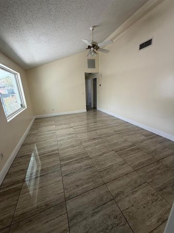 8711 SAGE COURT, Tampa, FL 33634
