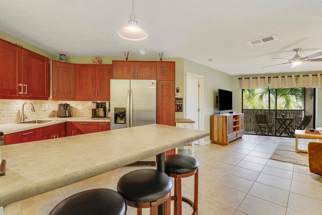 1999 NE Collins Circle 3-100, Jensen Beach, FL 34957