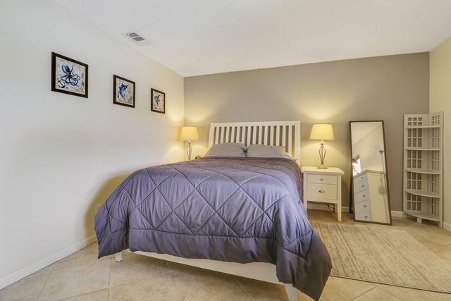 1999 NE Collins Circle 3-100, Jensen Beach, FL 34957