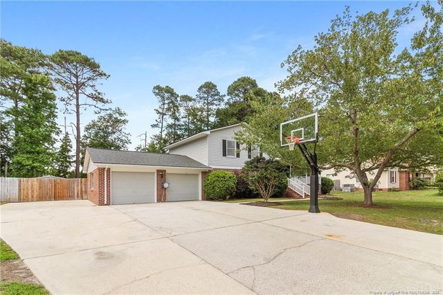 2520 Lull Water Drive, Fayetteville, NC 28306