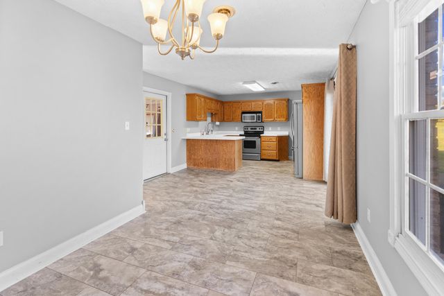 104 Meadowcrest Drive, Somerset, KY 42503