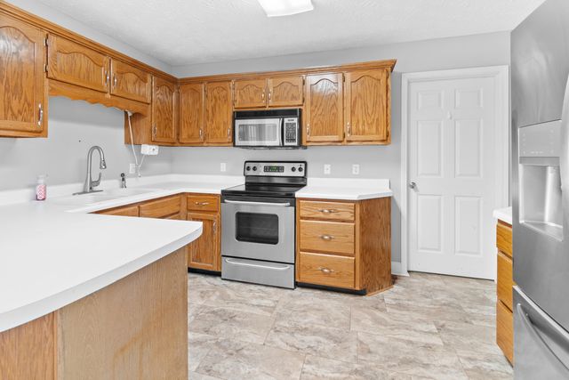 104 Meadowcrest Drive, Somerset, KY 42503