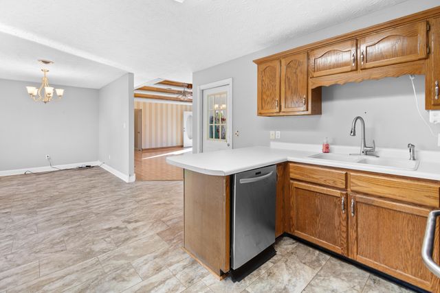 104 Meadowcrest Drive, Somerset, KY 42503