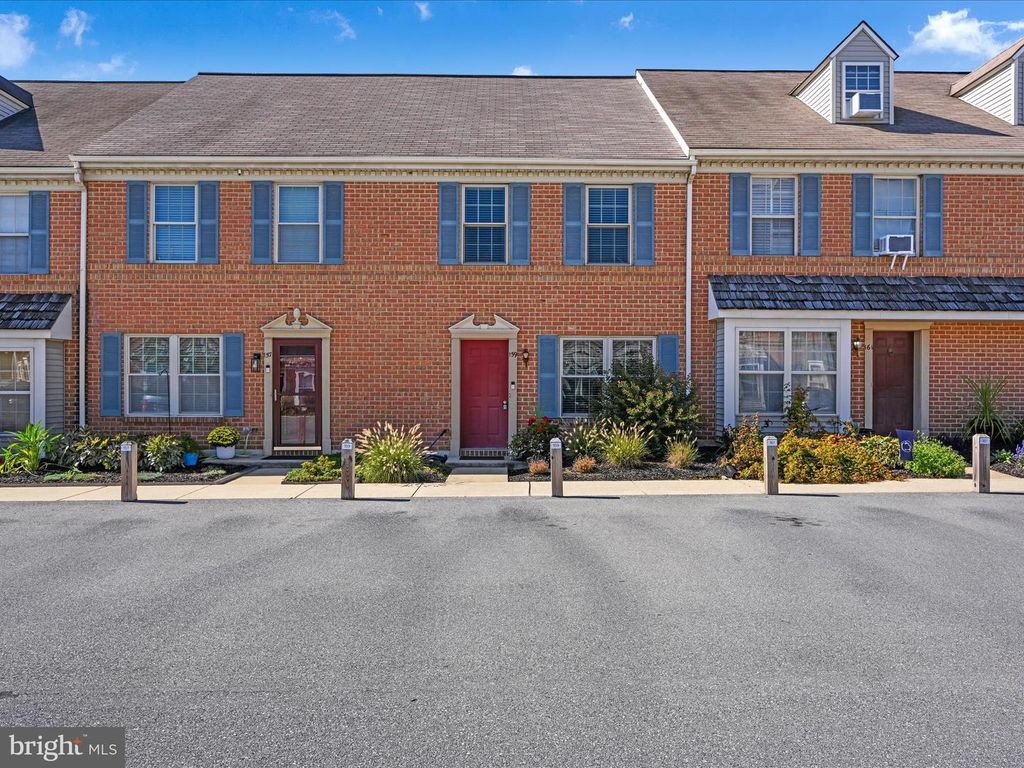 159 MELROSE LN, Lancaster, PA 17601