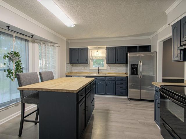 406 Meadow Lane, Raymore, MO 64083