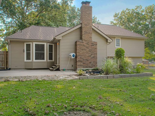 406 Meadow Lane, Raymore, MO 64083