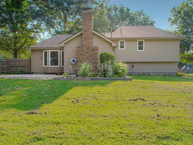 406 Meadow Lane, Raymore, MO 64083
