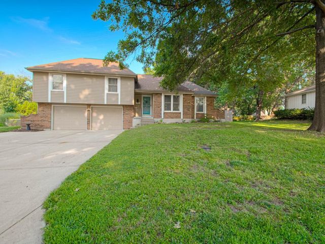 406 Meadow Lane, Raymore, MO 64083