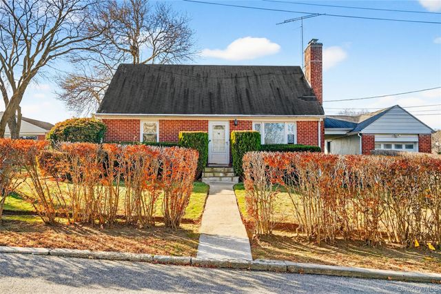 10 Sciortino Place, White Plains, NY 10607