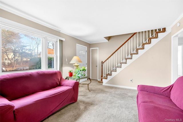 10 Sciortino Place, White Plains, NY 10607